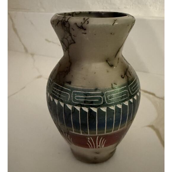 Native American Navajo Horsehair Vase Blue Red Cream Pottery 5” Tall Signed - Picture 5 of 8